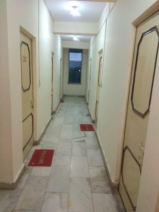 Отель Raj Laxmi Bhawan Ришикеш Экстерьер фото